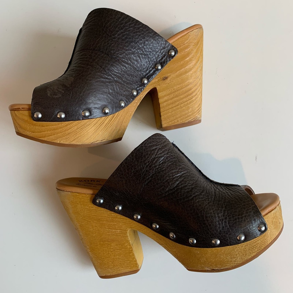 Kork-Ease Black and Tan Leather Mules
